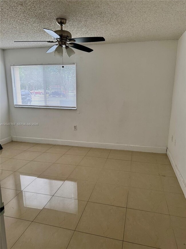 Building Photo - 13090 Vista Isles Dr