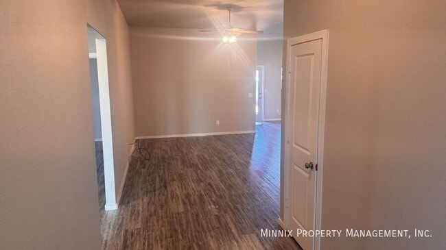 Building Photo - 2142 N Texas Ave