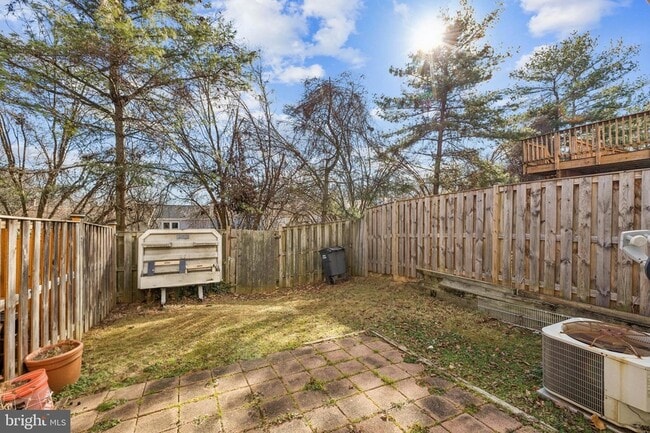 Building Photo - 1925 Inglebrook Dr