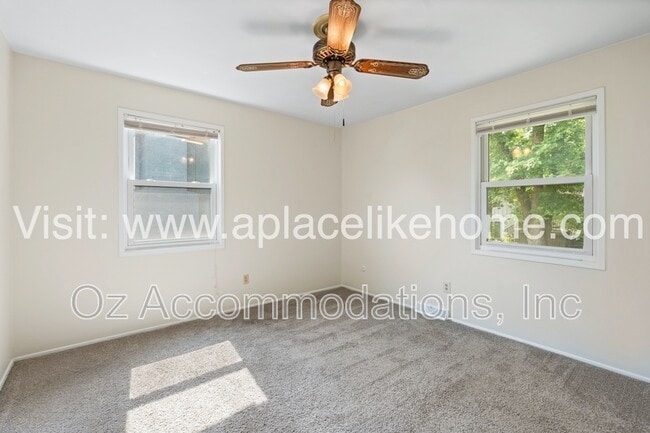 Building Photo - 6803 E 140th Terrace