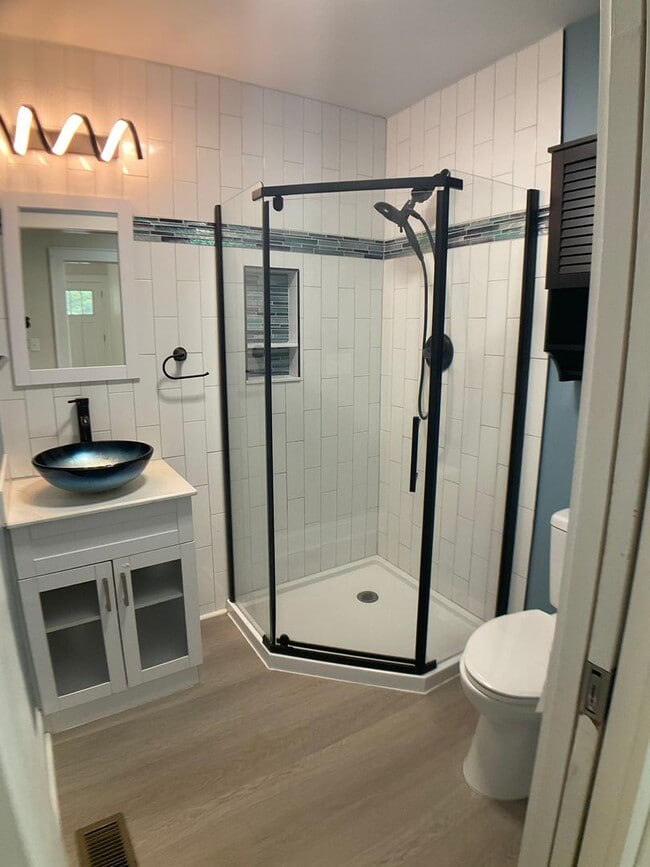Building Photo - Adorable, Renovated Bungalow with Huge Yar...