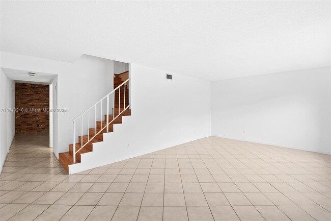 Building Photo - 50 Matador Ln