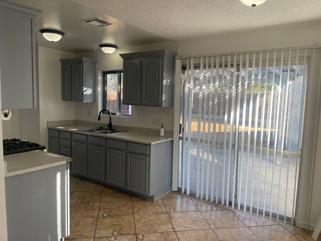 Building Photo - 3BD/1.5BA House - Moreno Valley (92553)