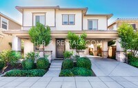 Building Photo - 312 E Liverno Ave