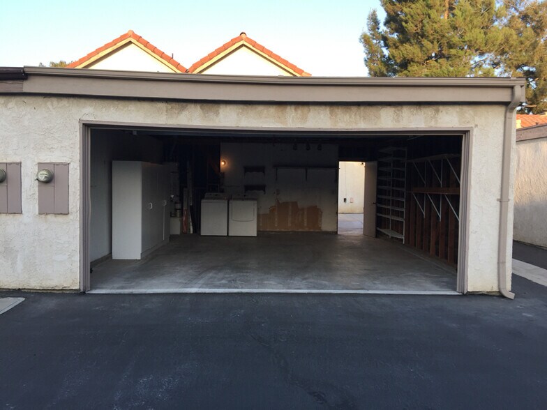 Building Photo - 10876 Loro Verde Ave