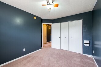 Building Photo - Beautiful Townhouse for Rent