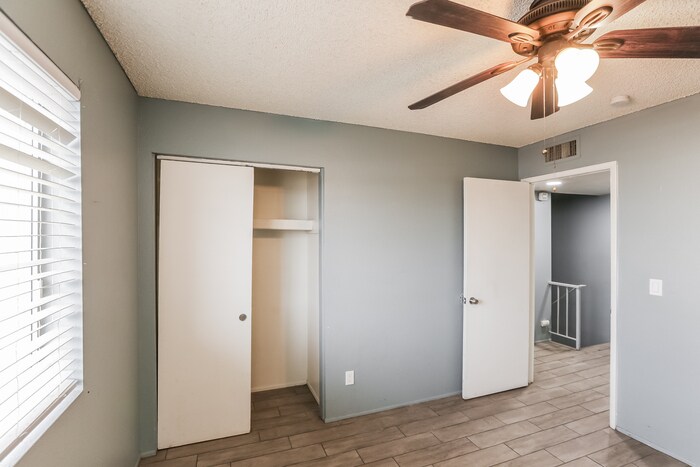 Building Photo - 2133 W Turney Ave