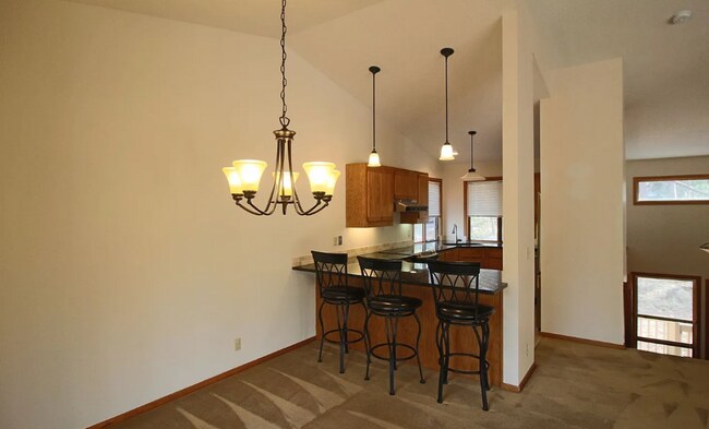 Building Photo - Spacious 3 Bed/2 Bath Home in Sunriver - M...
