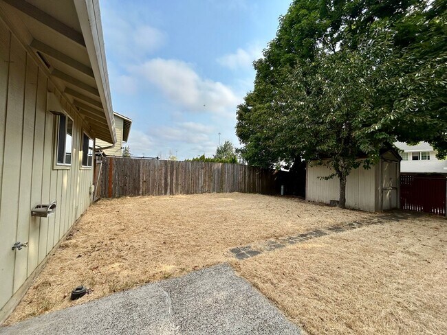 Building Photo - 509-511 SE 110th Ave