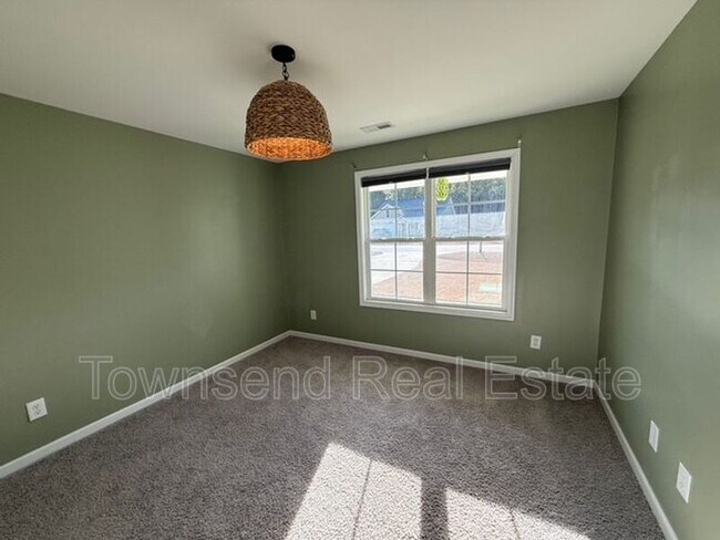 Building Photo - 83 Kotata Ave