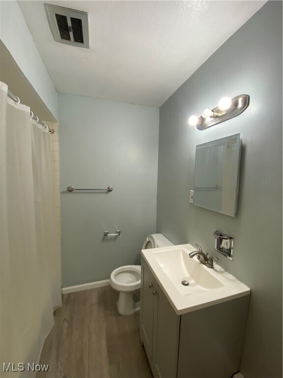 Building Photo - 1450 Riverside Dr