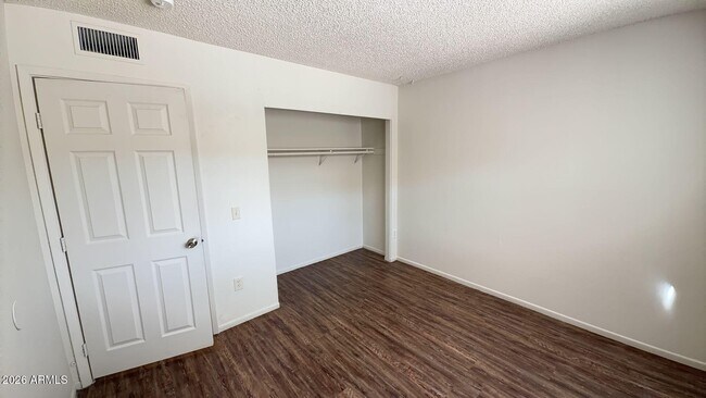 Building Photo - 4418 N 53rd Ln