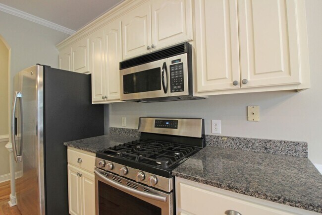 Building Photo - Lane Tree