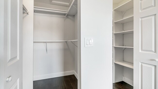 Building Photo - 5611 NW 118th Dr