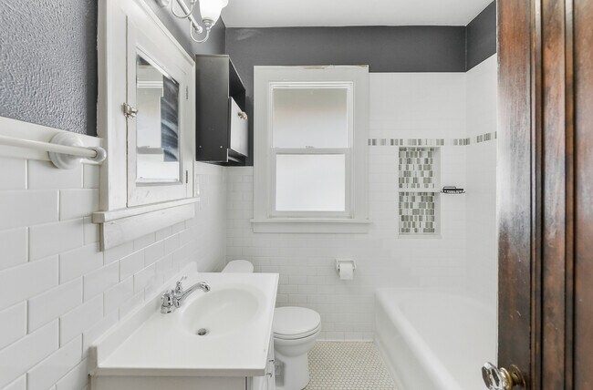 Building Photo - 1608 S 55th St