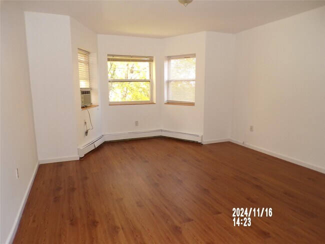 Building Photo - 141-01 68th Dr