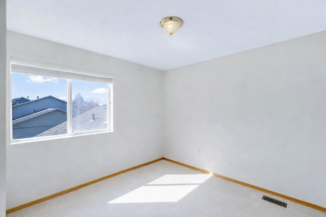 Building Photo - 18624 E 8th Ave