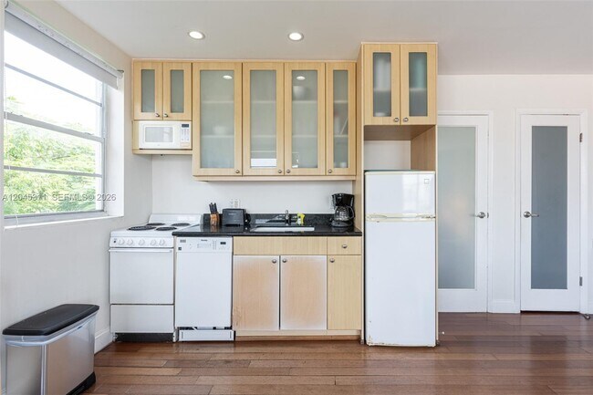 Building Photo - 420 15th St