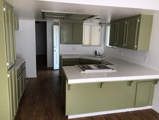 Building Photo - 1715 E Mary Ave