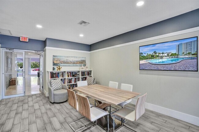 Building Photo - 301 N Ocean Blvd