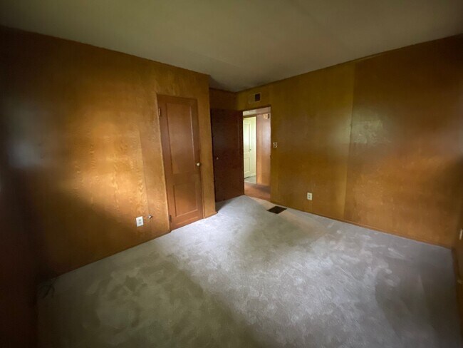 Building Photo - 3 Bedroom Ranch in Eastmoor