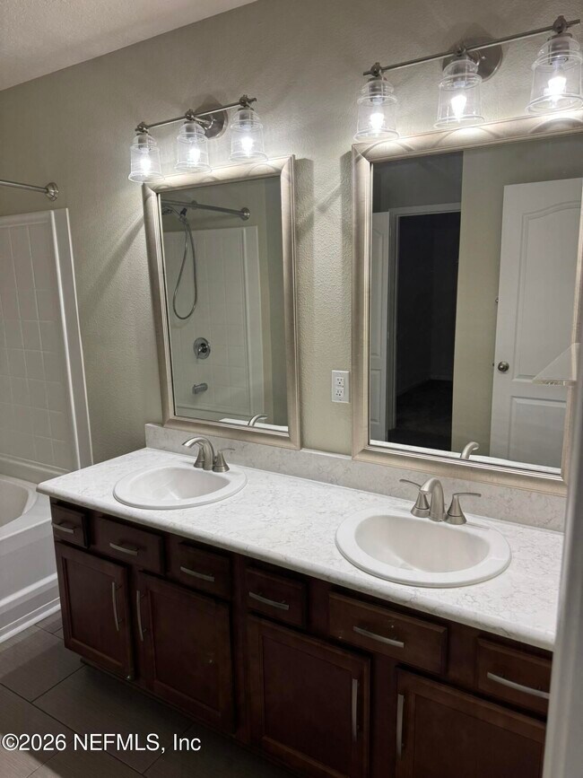Building Photo - 95090 Timberlake Dr