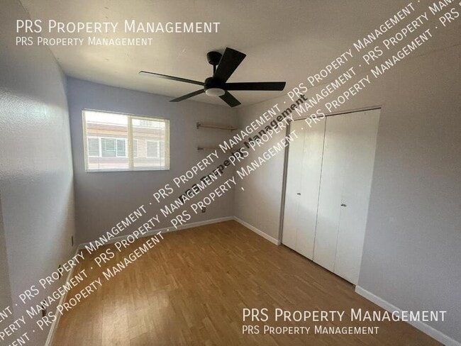 Building Photo - 922 S Acapulco Ln