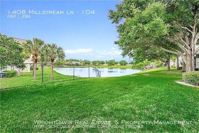 Building Photo - Lake Tiffany of Dunedin Offers 2/2!