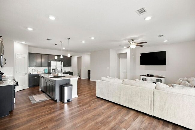 Building Photo - 807 Ivy Glen Dr