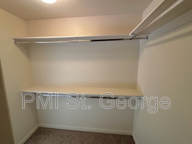 Building Photo - 340 1425 N St