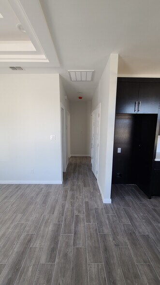 Building Photo - 803 W Smith Dr