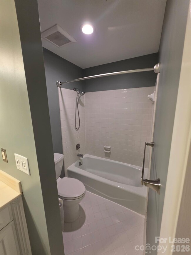 Building Photo - 16719 Spinnaker Ln