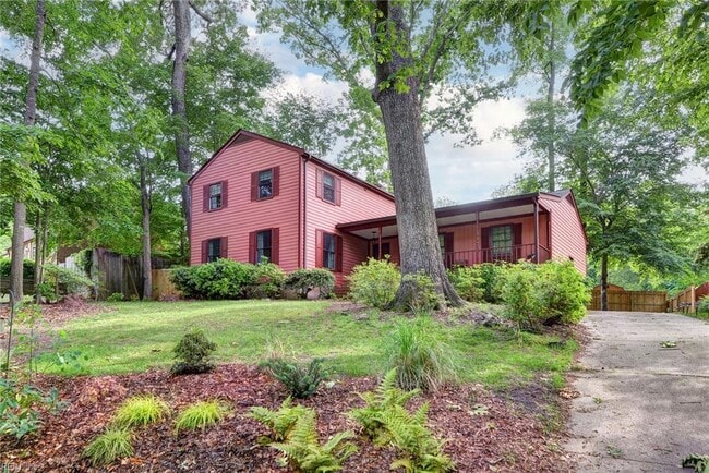 Building Photo - 702 Tam-O-Shanter Blvd