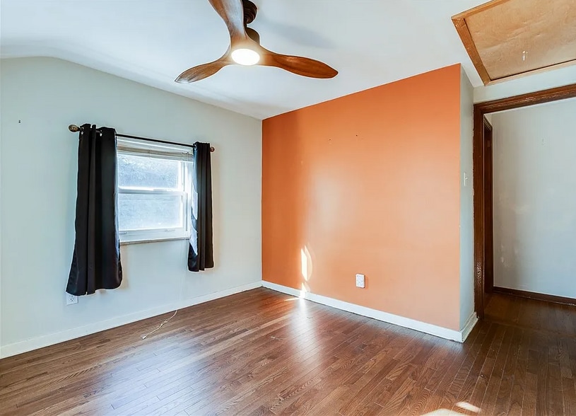 Large windows - 133 Hamburg St