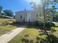 Building Photo - Newly fully renovated 2 bd 1 bath home . Located in Dallas