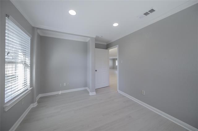Building Photo - 512 E Tyler St