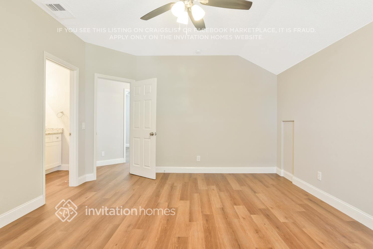 Building Photo - 2218 Santa Lucia St
