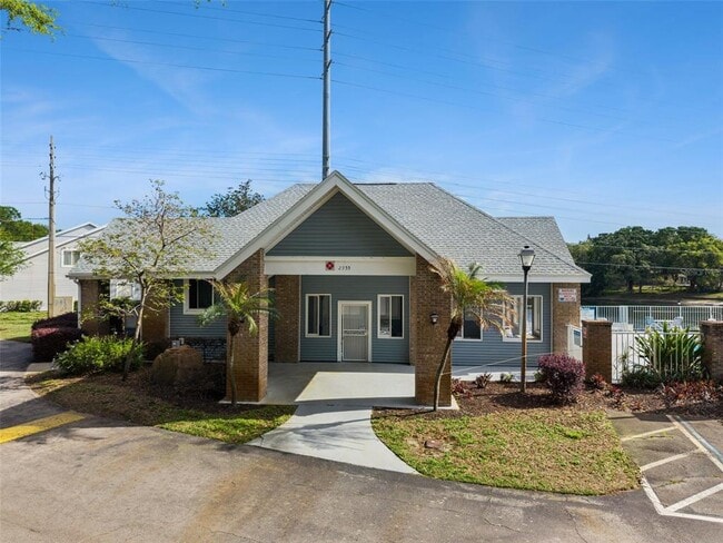 Building Photo - 2258 Coach House Blvd