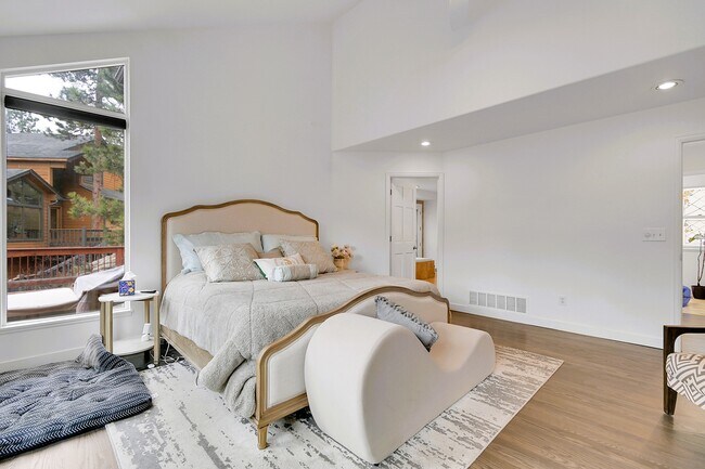 Building Photo - 28384 Kinnikinick Rd