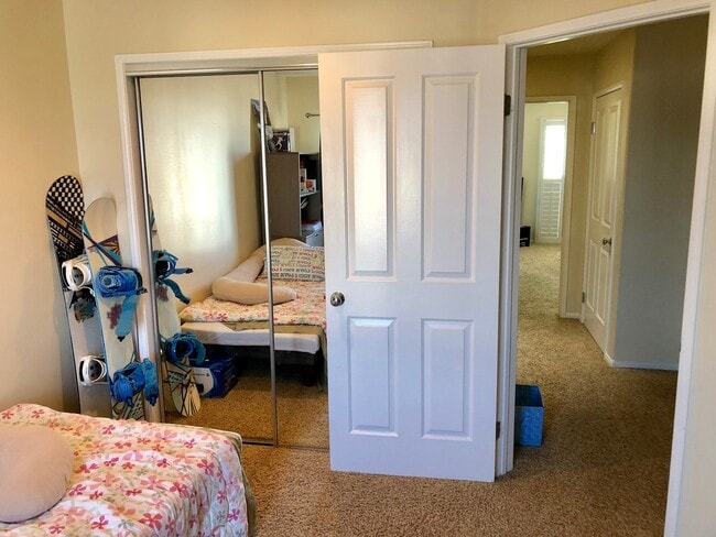 Building Photo - Lovely 3 bd/2.5 ba Townhome - Old Town Torrance!