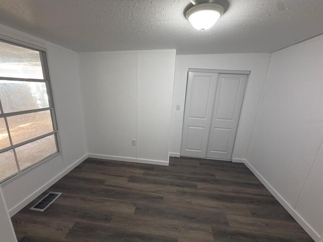 Building Photo - 3000 Clarcona Rd