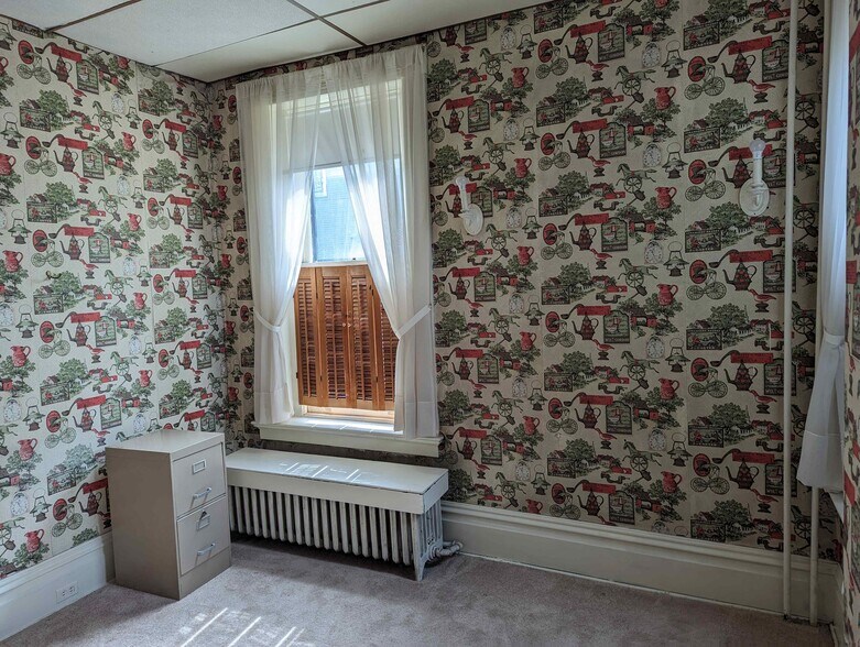 Office - 402 N Main St