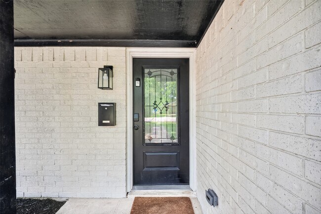 Building Photo - 1206 Riggs Rd