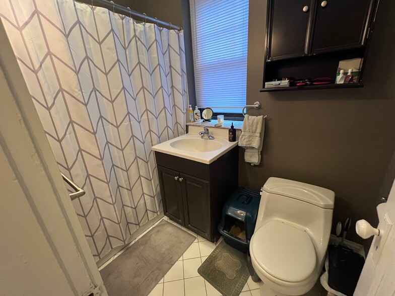 Building Photo - 1758 Commonwealth Ave