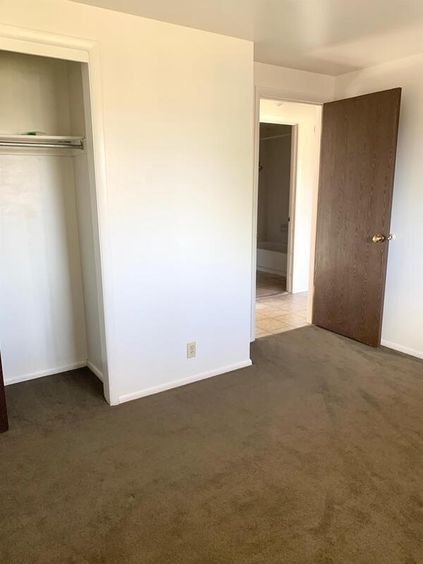 Building Photo - 258 N 400 W