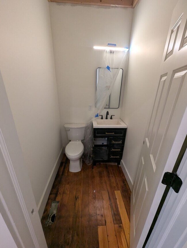 Building Photo - Beautifully Renovated, Elegant Apartments in Historic Covington