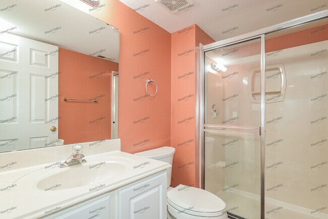 Building Photo - 1122 The Crossings Dr