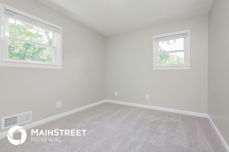 Building Photo - 5830 Deerfield Trail