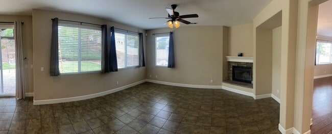 Building Photo - 1612 Camino Largo St
