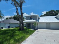 Building Photo - Brand New 2 Story Edgewater Duplex